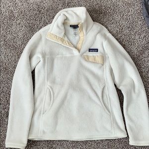 COPY - Women’s white fleece Patagonia